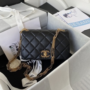 Chanel Handbags 914